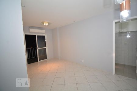 Sala de apartamento à venda com 3 quartos, 70m² em Engenho de Dentro, Rio de Janeiro