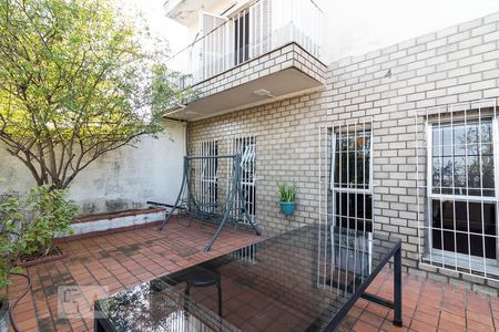 Casa à venda com 184m², 3 quartos e 3 vagasQuintal - frente