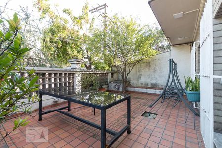 Casa à venda com 184m², 3 quartos e 3 vagasQuintal - frente
