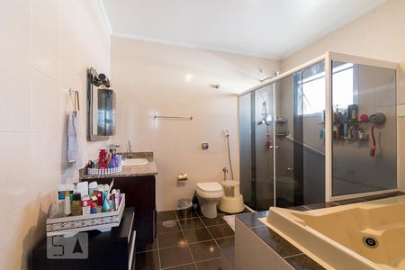 Casa à venda com 184m², 3 quartos e 3 vagasBanheiro quarto 3 suíte