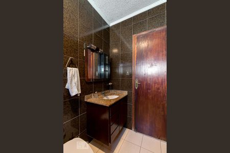 Casa à venda com 184m², 3 quartos e 3 vagasBanheiro social 1