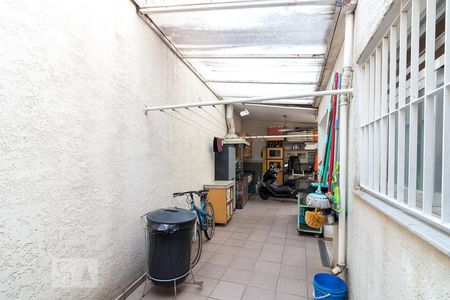 Casa à venda com 184m², 3 quartos e 3 vagasQuintal - fundos