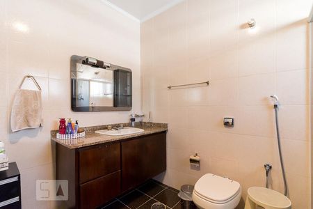 Casa à venda com 184m², 3 quartos e 3 vagasBanheiro quarto 3 suíte