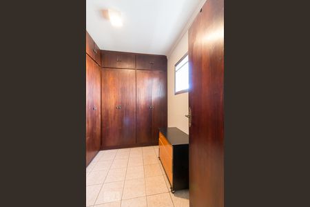 Casa à venda com 184m², 3 quartos e 3 vagasCloset quarto 3 suíte