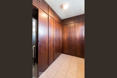 Casa à venda com 184m², 3 quartos e 3 vagasCloset quarto 3 suíte