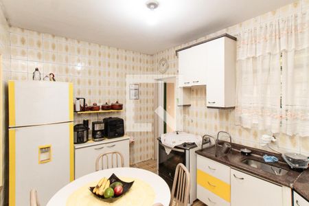 Casa à venda com 120m², 5 quartos e 2 vagas Casa à venda com 120m², 5 quartos e 2 vagasCasa 2 - Cozinha