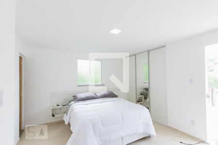 Casa de condomínio à venda com 180m², 3 quartos e 2 vagasSuíte 