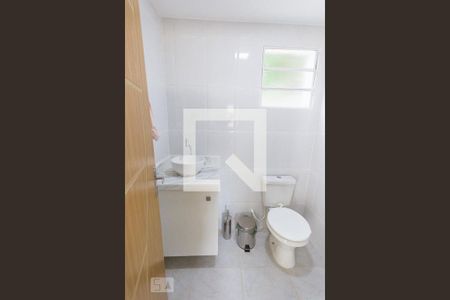 Casa de condomínio à venda com 180m², 3 quartos e 2 vagasLavabo