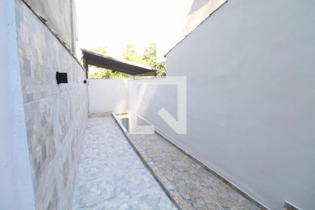 Casa de condomínio à venda com 180m², 3 quartos e 2 vagasEntrada (Área externa) 