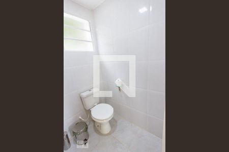 Casa de condomínio à venda com 180m², 3 quartos e 2 vagasLavabo