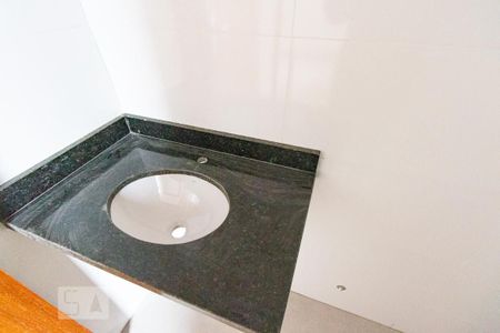 Apartamento à venda com 55m², 2 quartos e 1 vaga Apartamento à venda com 55m², 2 quartos e 1 vagaBanheiro