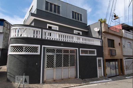 Casa à venda com 300m², 4 quartos e 2 vagas Casa à venda com 300m², 4 quartos e 2 vagasFachada