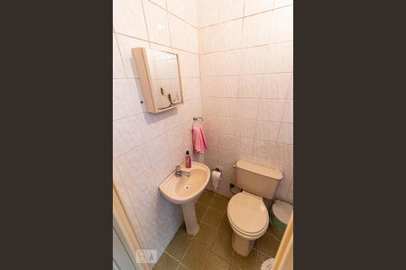 Casa à venda com 140m², 2 quartos e 1 vaga1o. Andar - Banheiro de serviço