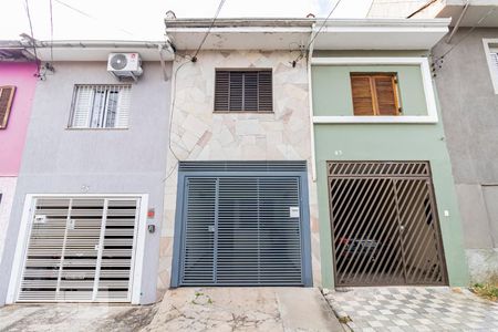 Casa à venda com 140m², 2 quartos e 1 vagaFachada
