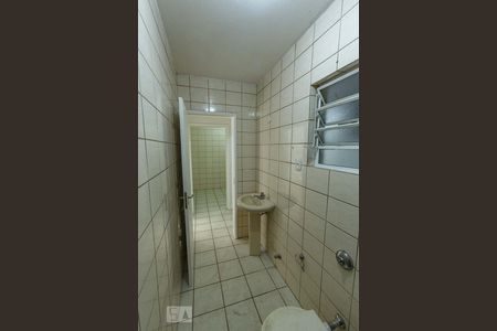 Banheiro de apartamento para alugar com 1 quarto, 64m² em Independência, Porto Alegre