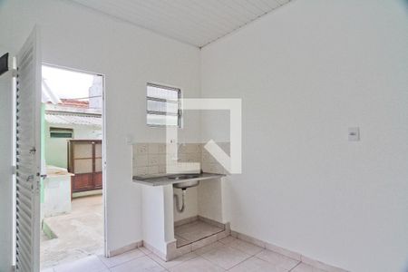 Cozinha de casa de condomínio para alugar com 1 quarto, 40m² em Parque Peruche, São Paulo