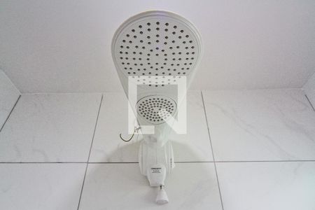 Banheiro de casa de condomínio para alugar com 1 quarto, 40m² em Parque Peruche, São Paulo