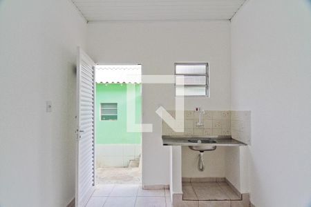 Cozinha de casa de condomínio para alugar com 1 quarto, 40m² em Parque Peruche, São Paulo