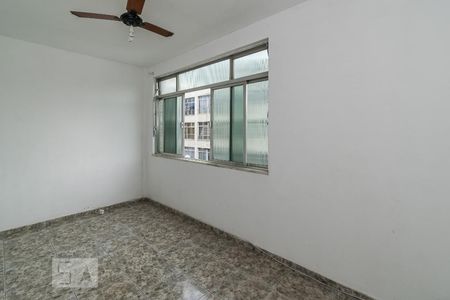 Quarto 1 de apartamento para alugar com 2 quartos, 70m² em Olaria, Rio de Janeiro