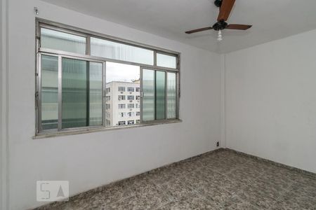 Quarto 1 de apartamento para alugar com 2 quartos, 70m² em Olaria, Rio de Janeiro