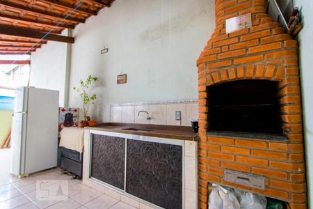 Casa à venda com 100m², 3 quartos e 2 vagas Casa à venda com 100m², 3 quartos e 2 vagasEspaço Gourmet