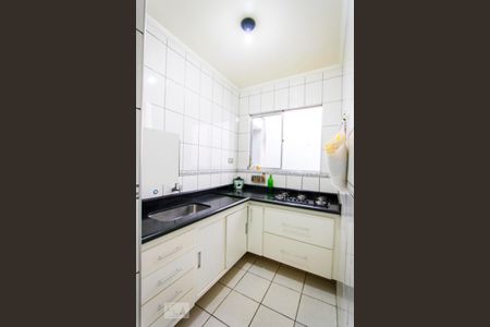 Casa à venda com 100m², 3 quartos e 2 vagas Casa à venda com 100m², 3 quartos e 2 vagasCozinha