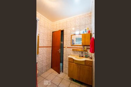 Casa à venda com 100m², 3 quartos e 2 vagas Casa à venda com 100m², 3 quartos e 2 vagasBanheiro