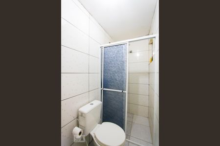 Casa à venda com 100m², 3 quartos e 2 vagas Casa à venda com 100m², 3 quartos e 2 vagasEdícula - Banheiro 2