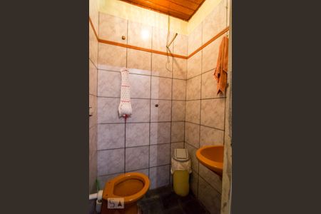 Casa à venda com 100m², 3 quartos e 2 vagas Casa à venda com 100m², 3 quartos e 2 vagasBanheiro de Serviço