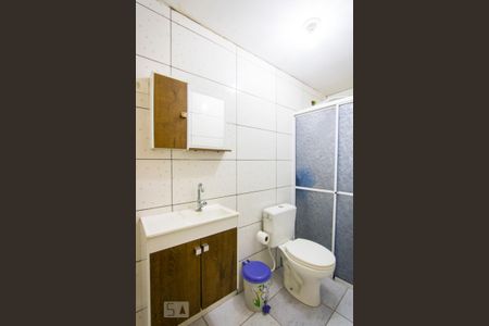 Casa à venda com 100m², 3 quartos e 2 vagas Casa à venda com 100m², 3 quartos e 2 vagasEdícula - Banheiro 2