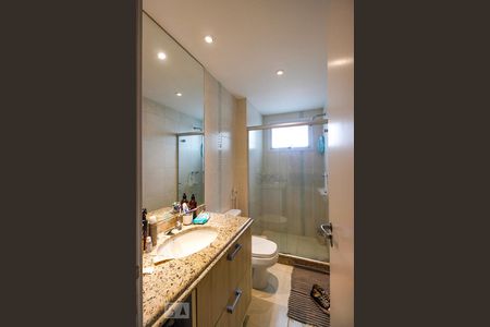 Apartamento à venda com 89m², 3 quartos e 2 vagasBanheiro da Suíte