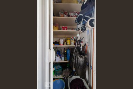 Apartamento à venda com 104m², 2 quartos e sem vaga Apartamento à venda com 104m², 2 quartos e sem vagaDespensa