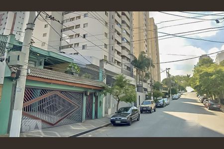 Casa à venda com 360m², 4 quartos e 4 vagas Casa à venda com 360m², 4 quartos e 4 vagasFachada