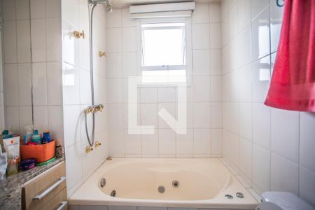 Apartamento à venda com 128m², 3 quartos e 3 vagas Apartamento à venda com 128m², 3 quartos e 3 vagasBanheiro Suíte