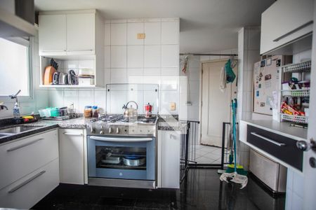 Apartamento à venda com 128m², 3 quartos e 3 vagas Apartamento à venda com 128m², 3 quartos e 3 vagasCozinha