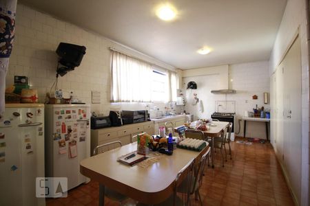 Casa à venda com 450m², 5 quartos e 3 vagasCozinha