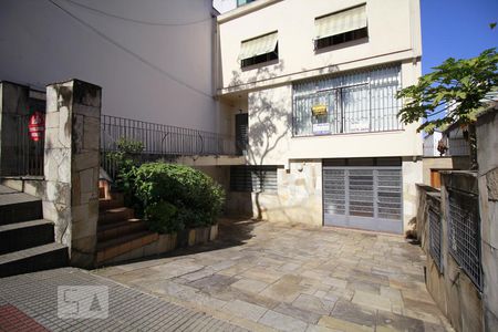 Casa à venda com 450m², 5 quartos e 3 vagasFachada