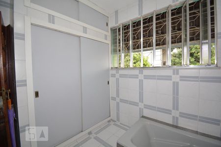 Casa à venda com 240m², 4 quartos e 2 vagasBanheiro da Suíte 1 do Segundo Piso