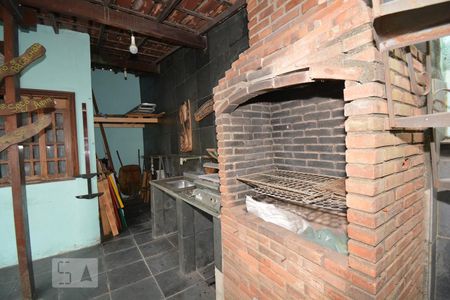 Casa à venda com 240m², 4 quartos e 2 vagasChurrasqueira - Quintal