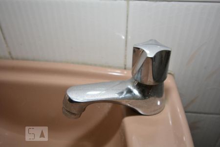 Casa à venda com 240m², 4 quartos e 2 vagasBanheiro da Suíte 2 do Segundo Piso - Torneira