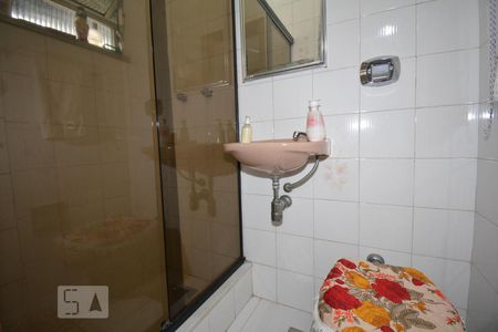 Casa à venda com 240m², 4 quartos e 2 vagasBanheiro da Suíte 2 do Segundo Piso