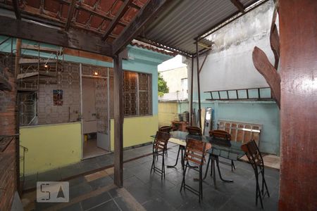 Casa à venda com 240m², 4 quartos e 2 vagasChurrasqueira - Quintal
