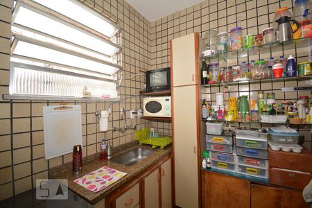 Casa à venda com 240m², 4 quartos e 2 vagasCozinha do Segundo Piso