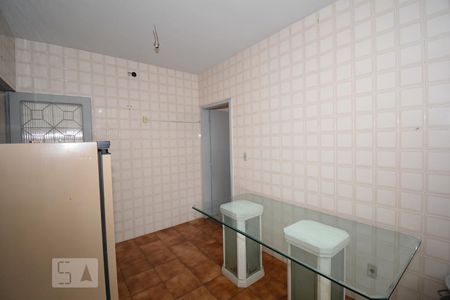 Casa à venda com 240m², 4 quartos e 2 vagasCozinha