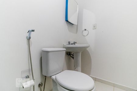 Banheiro de kitnet/studio para alugar com 1 quarto, 25m² em Bela Vista, São Paulo