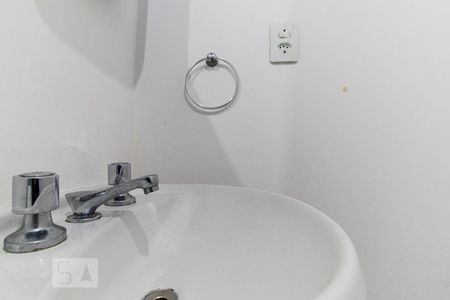 Banheiro - Pia de kitnet/studio para alugar com 1 quarto, 25m² em Bela Vista, São Paulo