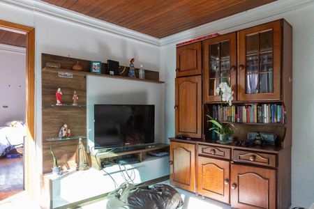 Casa à venda com 275m², 6 quartos e 4 vagas Casa à venda com 275m², 6 quartos e 4 vagasCasa 2 - Sala