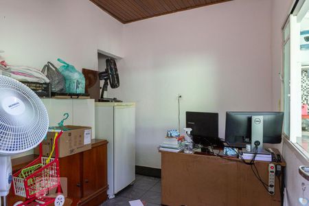 Casa à venda com 275m², 6 quartos e 4 vagas Casa à venda com 275m², 6 quartos e 4 vagasEscritório