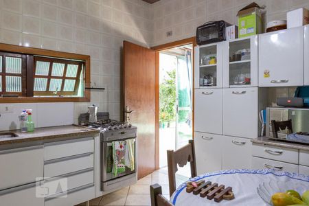 Casa à venda com 275m², 6 quartos e 4 vagas Casa à venda com 275m², 6 quartos e 4 vagasCasa 2 - Cozinha