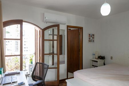 Casa à venda com 275m², 6 quartos e 4 vagas Casa à venda com 275m², 6 quartos e 4 vagasSuíte 2